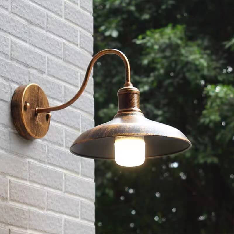 Retro Loft Dome Żelazo Zewnętrzny Wodoodporny 1-Świetlny Zakrzywiony Ramie Ścienna Lampa Sconce | Karnz