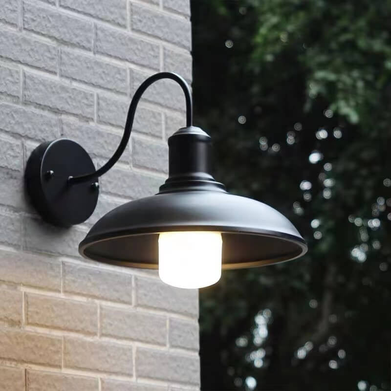 Retro Loft Dome Żelazo Na Zewnątrz Wodoodporna Lampa Ścienna Szkło Łukowe 1-Światło | Karnz