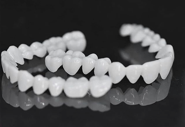 Kosmetyczne nakładki na zęby SmileVorm – Wielokrotnego użytku, elastyczne i naturalnie białe | Karnz