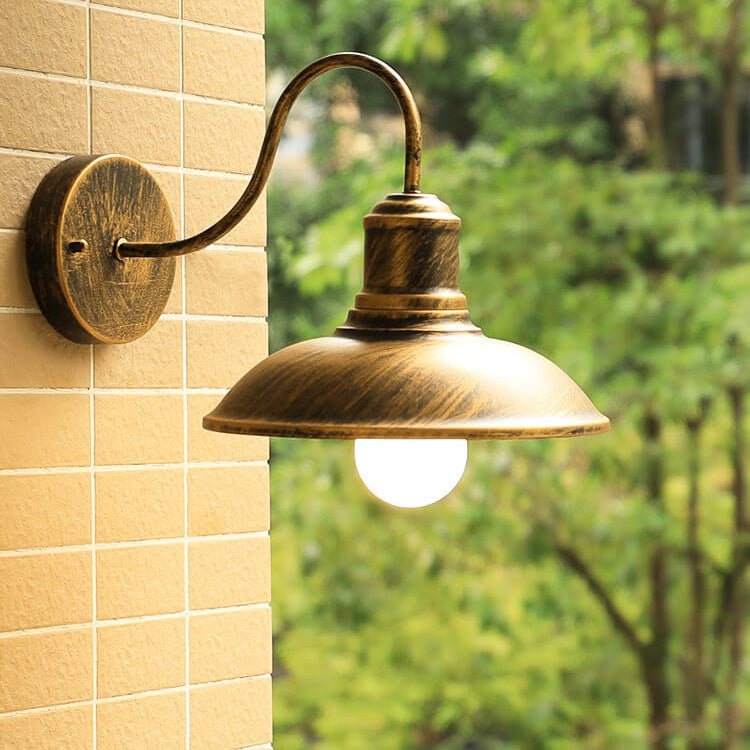 Retro Loft Dome Żelazo Na Zewnątrz Wodoodporna Lampa Ścienna Szkło Łukowe 1-Światło | Karnz