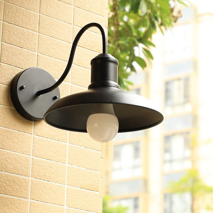 Retro Loft Dome Żelazo Na Zewnątrz Wodoodporna Lampa Ścienna Szkło Łukowe 1-Światło | Karnz