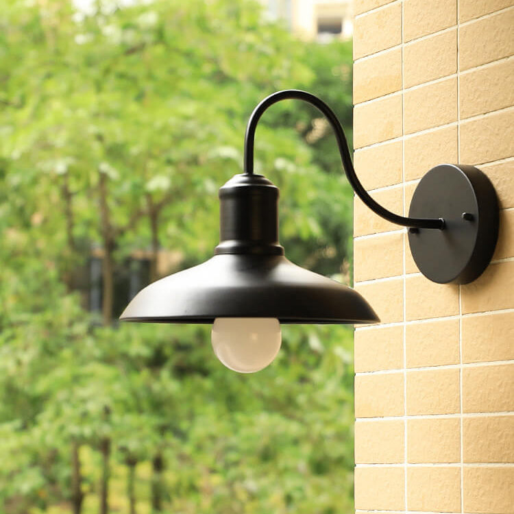 Retro Loft Dome Żelazo Na Zewnątrz Wodoodporna Lampa Ścienna Szkło Łukowe 1-Światło | Karnz