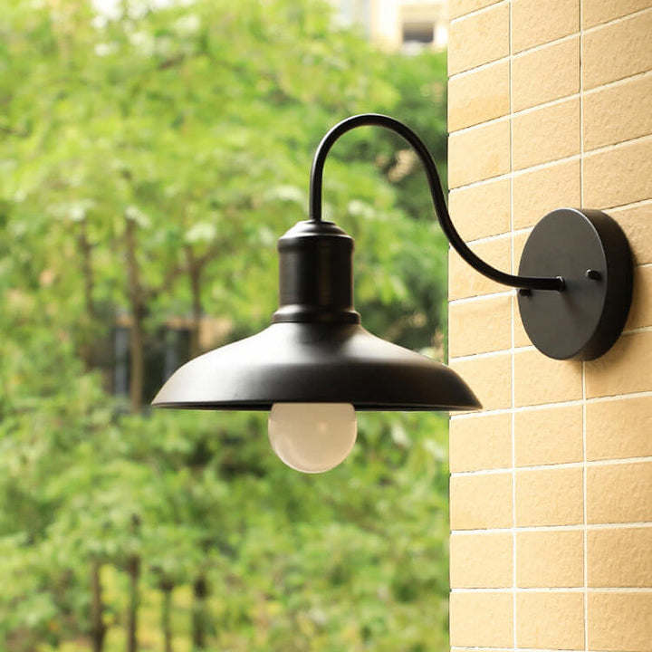 Retro Loft Dome Żelazo Na Zewnątrz Wodoodporna Lampa Ścienna Szkło Łukowe 1-Światło | Karnz