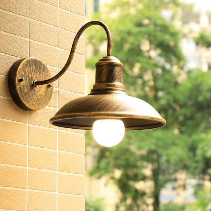 Retro Loft Dome Żelazo Na Zewnątrz Wodoodporna Lampa Ścienna Szkło Łukowe 1-Światło | Karnz