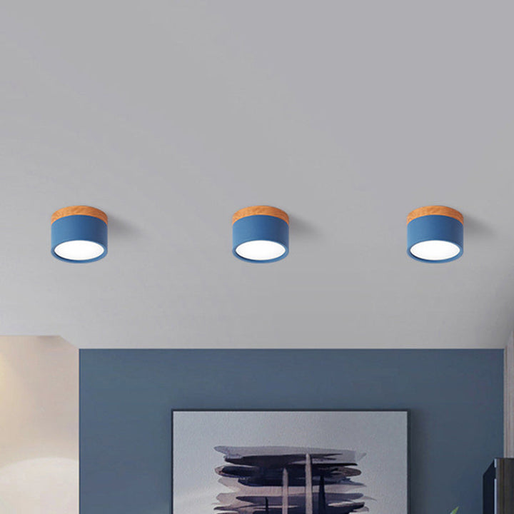 Nowoczesna lampa sufitowa Macaron – Kompaktowa lampa sufitowa z metalu/drewna do kuchni i baru w kolorze żółtym, niebieskim i czarnym