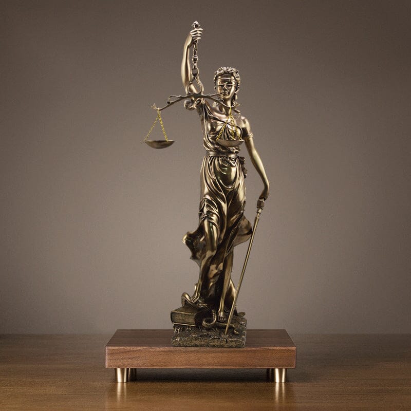 Statua dekoracyjna bogini sprawiedliwości