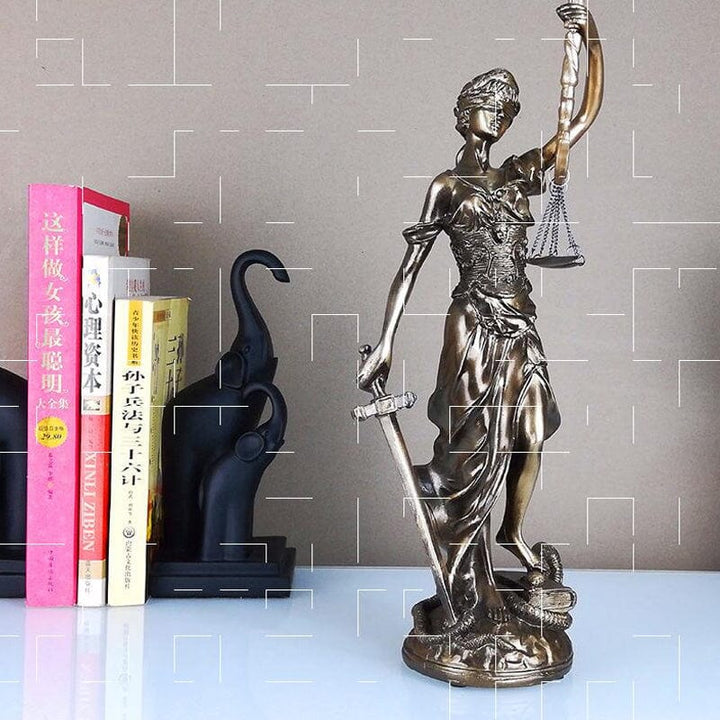 Statua dekoracyjna bogini sprawiedliwości