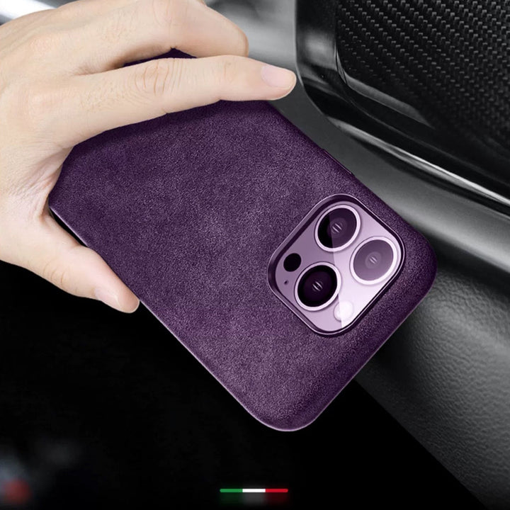 Włoskie etui Alcantara z magnesem na iPhone&