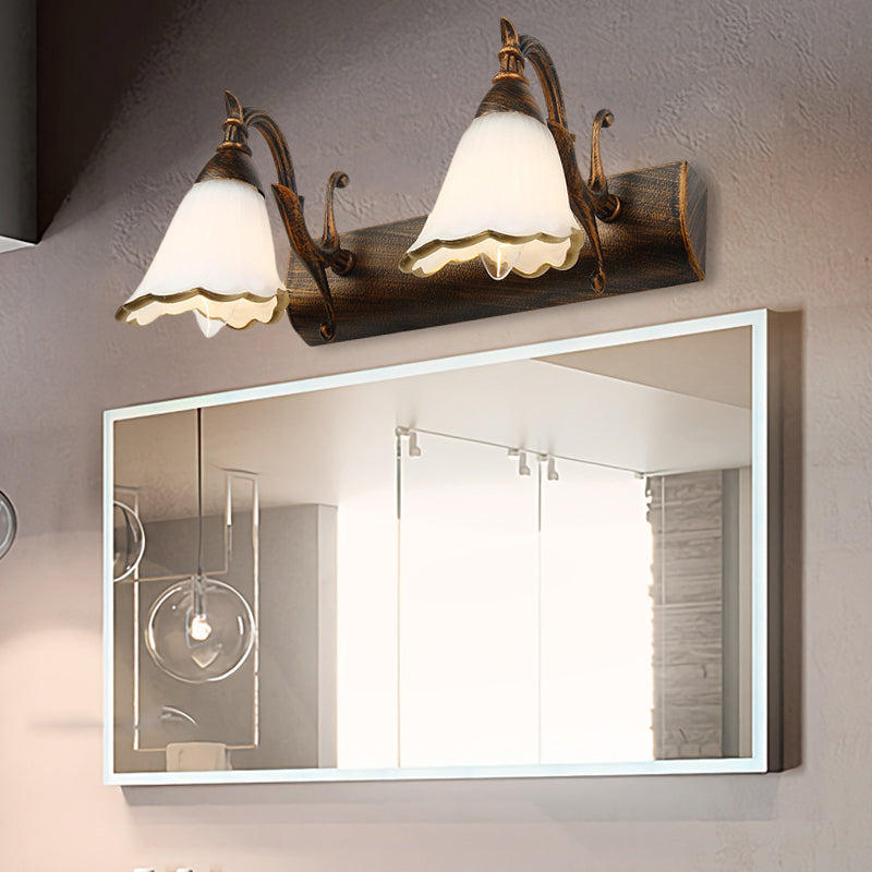 Kinkiet łazienkowy w kształcie kwiatu, klasyczne szkło opalowe, 2/3/4 źródła światła, brązowy/biały, oświetlenie do makijażu