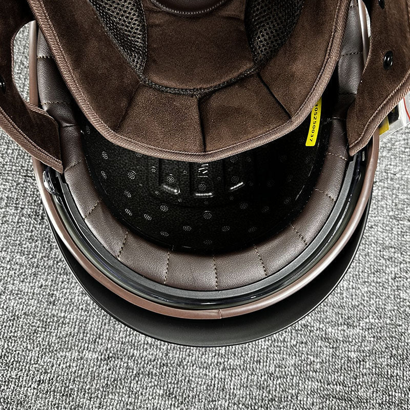Kask miejski dla choppera o minimalistycznym designie
