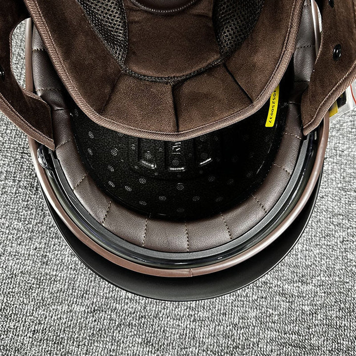 Kask miejski dla choppera o minimalistycznym designie