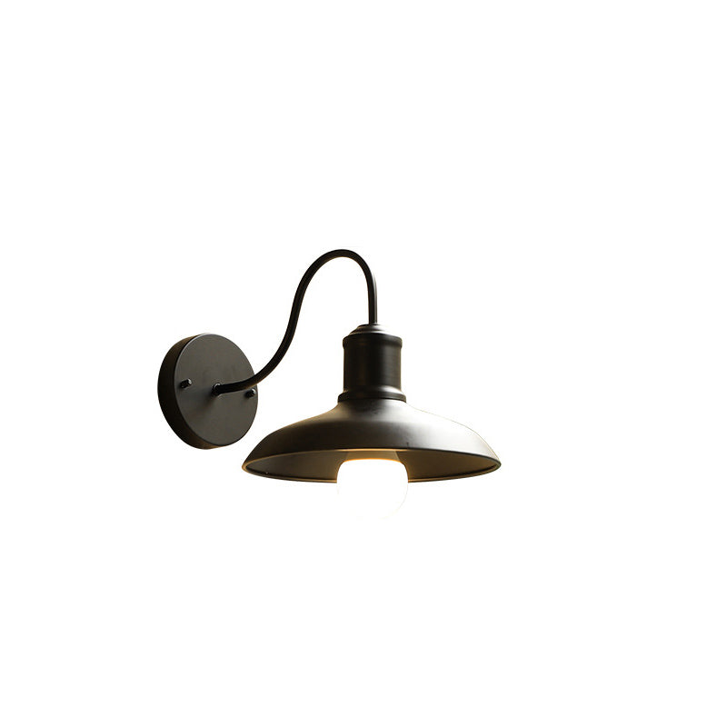 Retro Loft Dome Żelazo Zewnętrzny Wodoodporny 1-Świetlny Zakrzywiony Ramie Ścienna Lampa Sconce | Karnz
