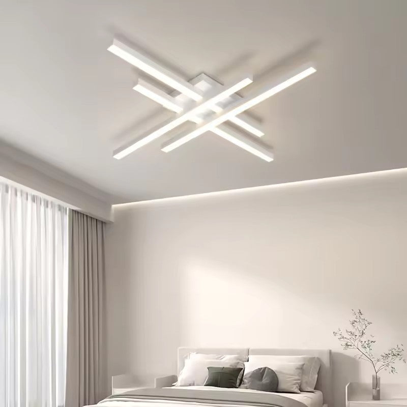 Nowoczesna liniowa lampa sufitowa LED z 4 głowicami (ściemniana, biała lub czarna)