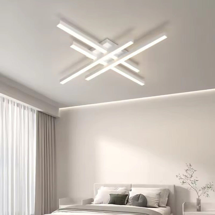 Nowoczesna liniowa lampa sufitowa LED z 4 głowicami (ściemniana, biała lub czarna)