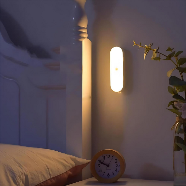Lampa ścienna LED z czujnikiem ruchu i ładowaniem USB