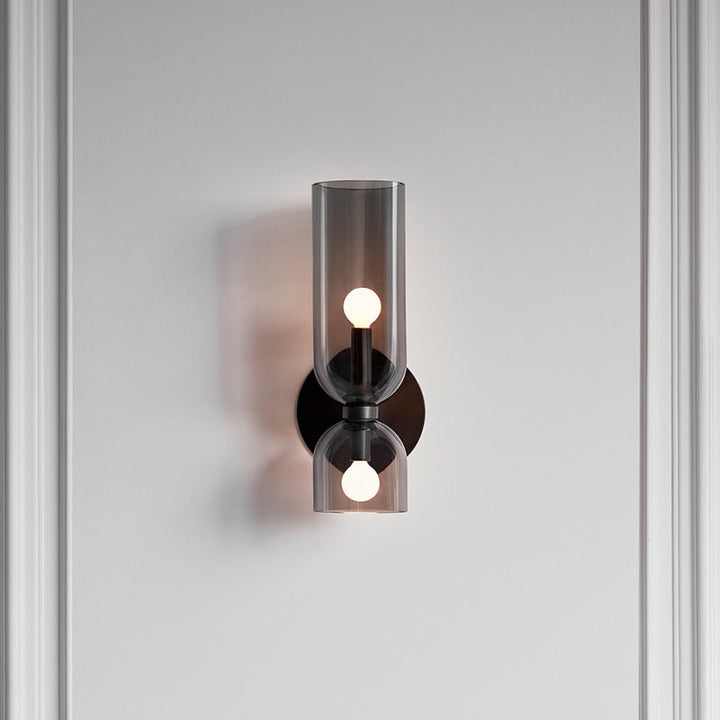 Elegancka lampa ścienna z podwójnymi kloszami