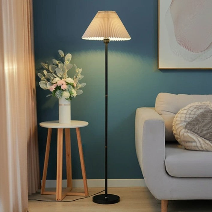 Sandsberg | Lampa podłogowa w stylu retro | Klosz z tkaniny z żelazną podstawą | Ciepłe światło