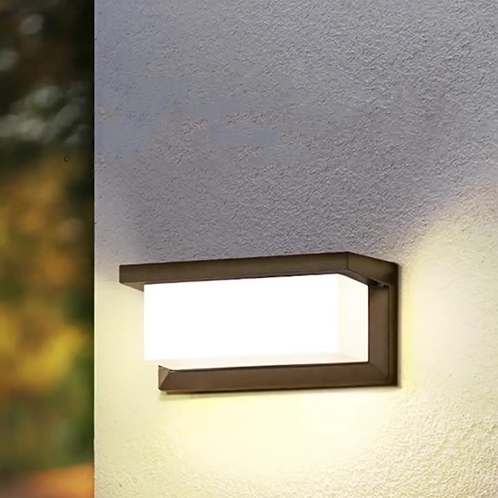 Prostokątna, wodoodporna lampa LED na ścianę z aluminium do tarasu