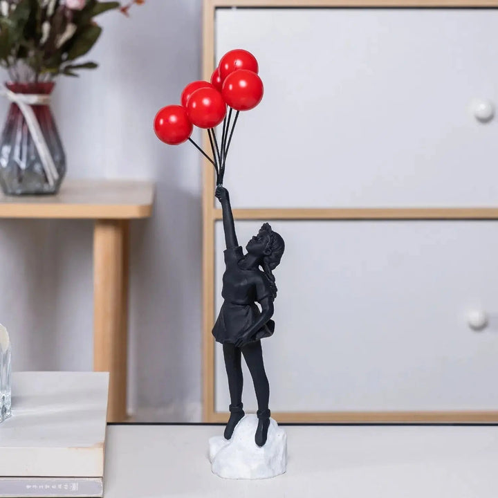Banksy - Statua „Latająca Dziewczynka z Balonem”