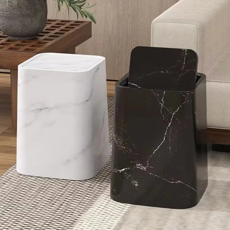 Elegancki kosz na śmieci w marmurowym designie z pokrywą na zawiasach