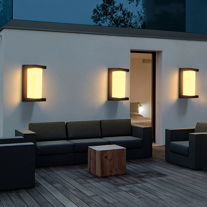 Wodoodporna zewnętrzna lampa LED z czujnikiem ruchu
