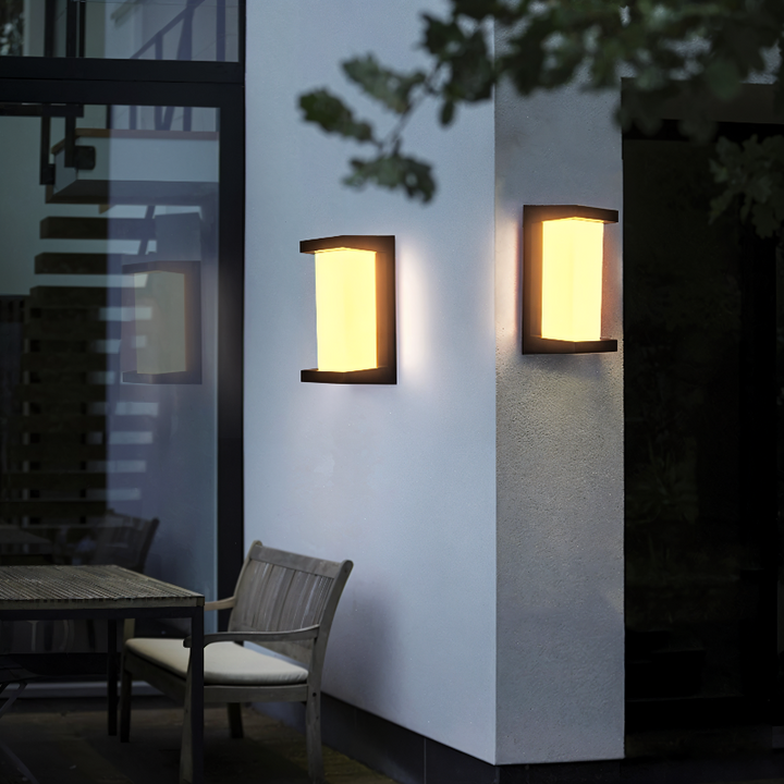 Wodoodporna zewnętrzna lampa LED ścienna z czujnikiem ruchu