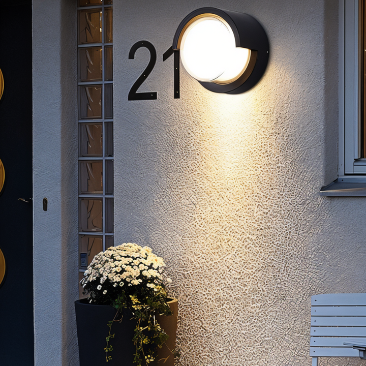 Wodoodporna zewnętrzna lampa LED ścienna z czujnikiem ruchu