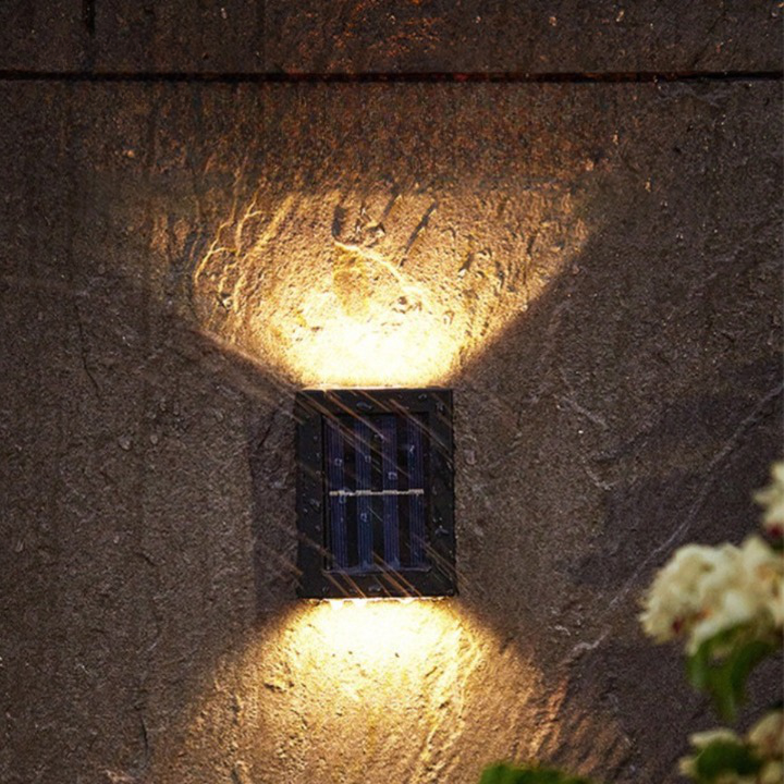 Karnz | SolarGlow Luxe Solarne Lampy Ścienne – Bezprzewodowe, Stylowe i Gotowe na Gorące Wieczory
