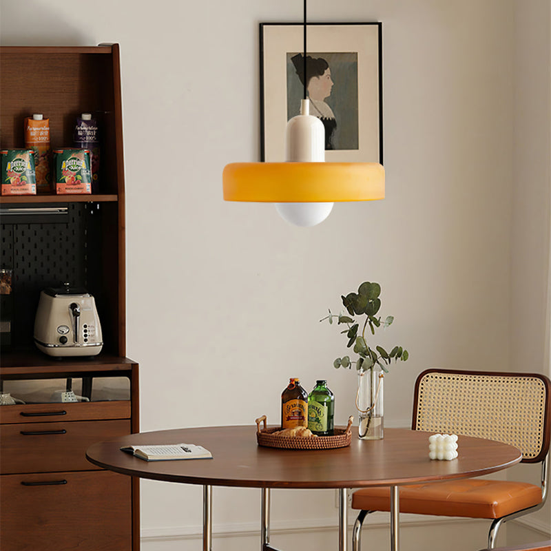 Kolorowa lampa wisząca w stylu Bauhaus - StiloGlas | Karnz