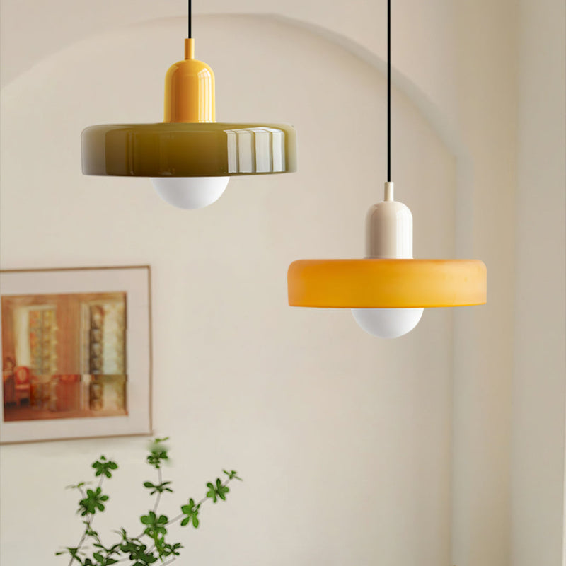 Kolorowa lampa wisząca w stylu Bauhaus - StiloGlas | Karnz