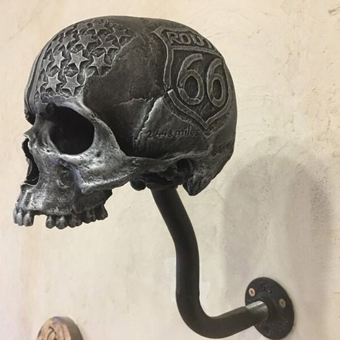 Uchwyt na kask czaszki motocykla