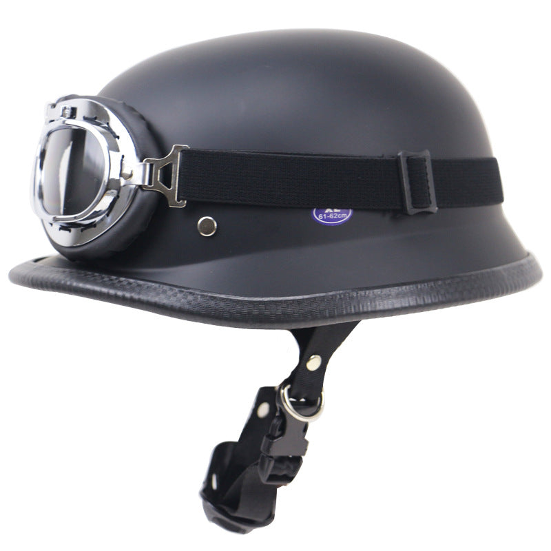 Vintage kask motocyklowy z ochronnymi goglami Karnz
