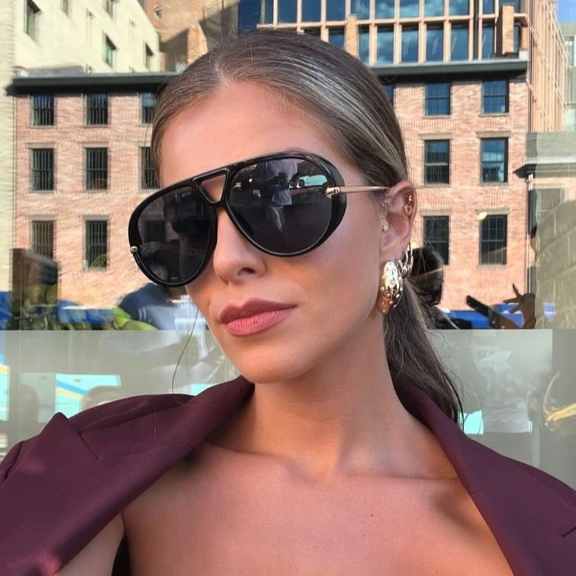 Damskie okulary przeciwsłoneczne w rozmiarze oversized z elegancką plastikową ramką i lustrzanymi soczewkami Karnz