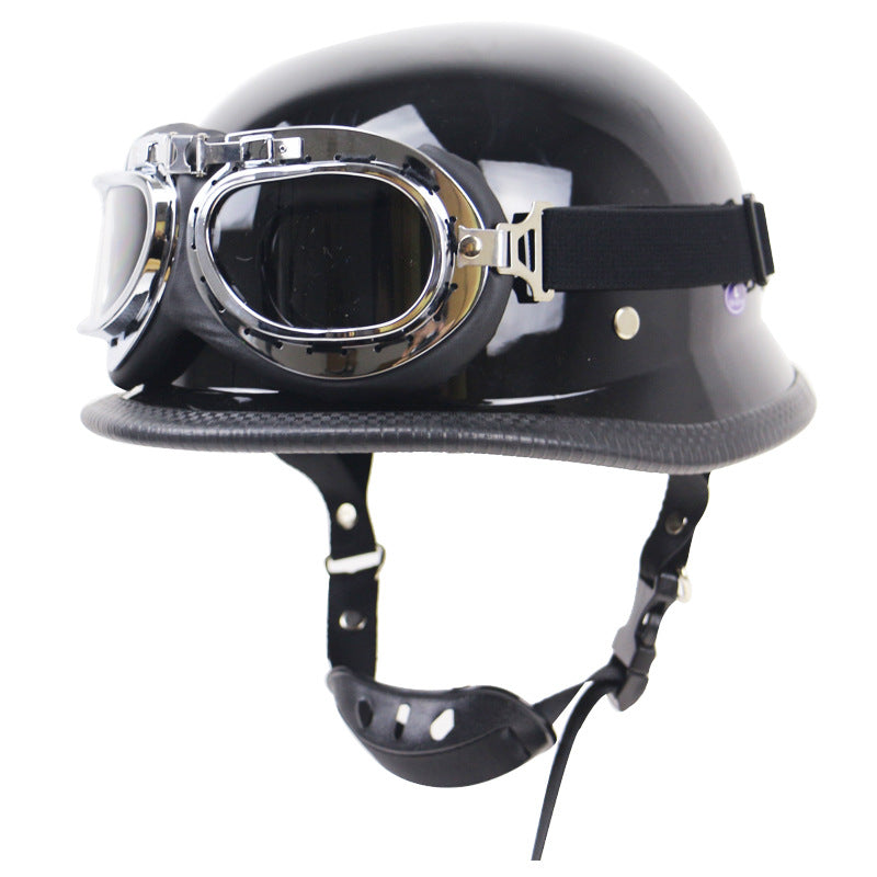 Vintage kask motocyklowy z ochronnymi goglami Karnz