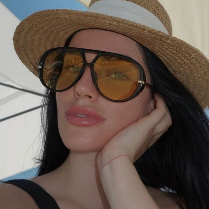 Damskie okulary przeciwsłoneczne w rozmiarze oversized z elegancką plastikową ramką i lustrzanymi soczewkami Karnz
