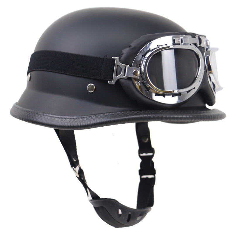 Vintage kask motocyklowy z ochronnymi goglami Karnz
