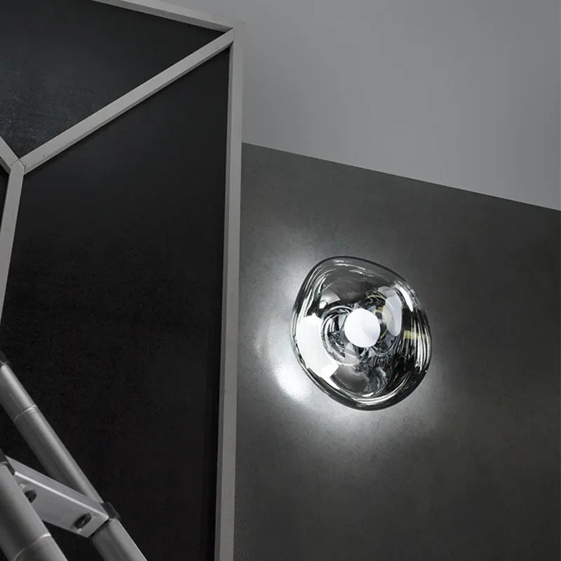 Nowoczesna lampa ścienna Lava w stylu skandynawskim