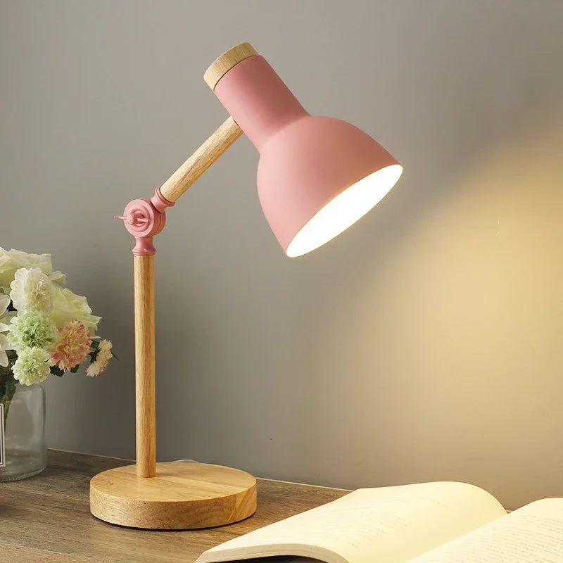 Regulowana lampa stołowa z drewna | Nordyckie oświetlenie