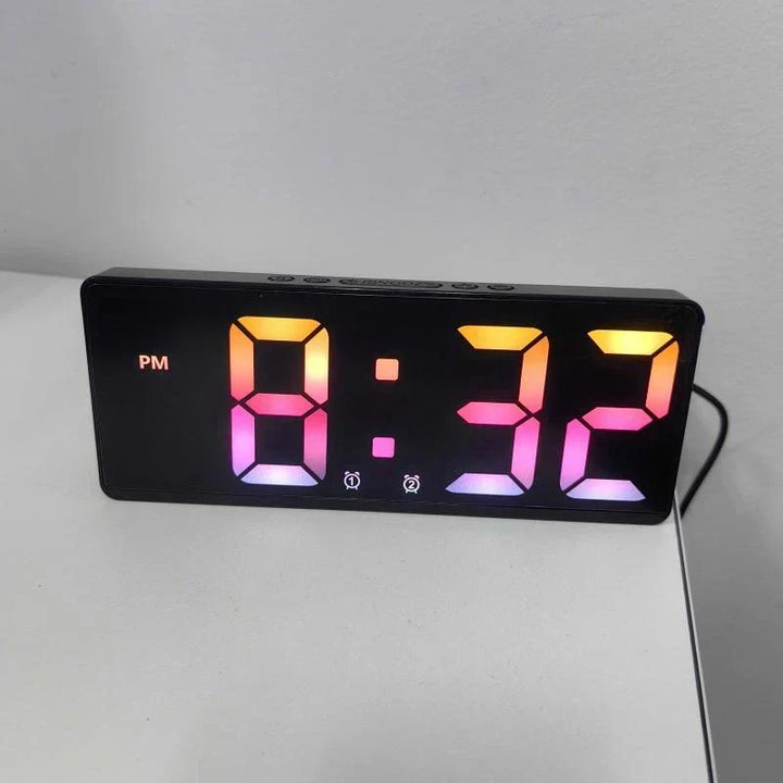 Zegar LED Sandsberg z kontrolą głosową | Cichy tryb nocny | Nowoczesny design