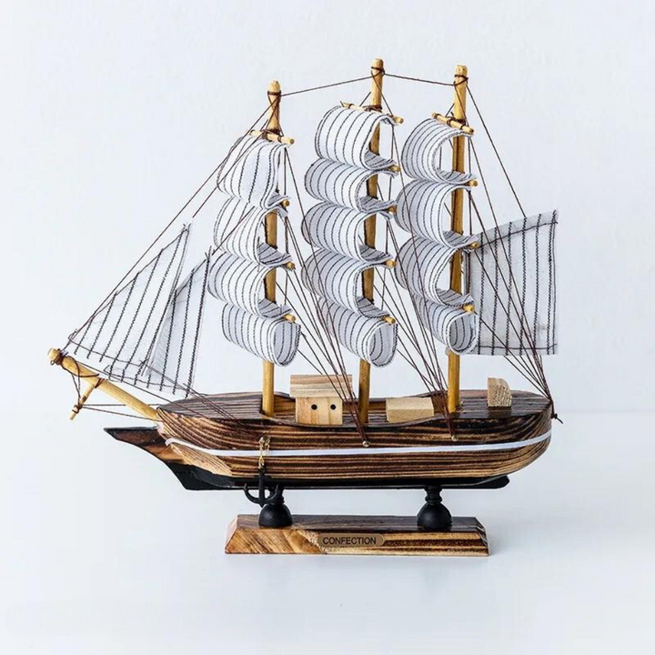 Karnz | Royaleva Nordic Holz Segelboot Skulptur - LED podświetlana dekoracja, zasilana bateriami
