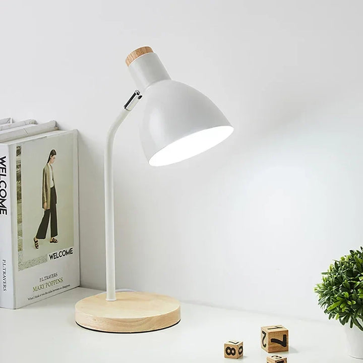 Lampa biurkowa z drewna – Kreatywna skandynawska lampa biurkowa z drewna i metalu