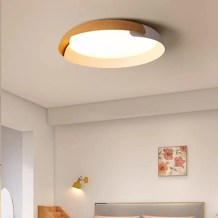 Nowoczesna lampa sufitowa z drewnianym wzorem – Stylowe oświetlenie LED do salonu