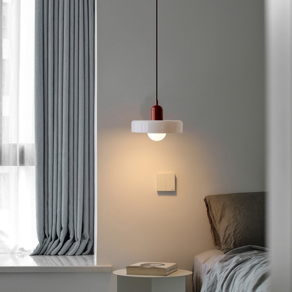 Kolorowa lampa wisząca w stylu Bauhaus - StiloGlas | Karnz