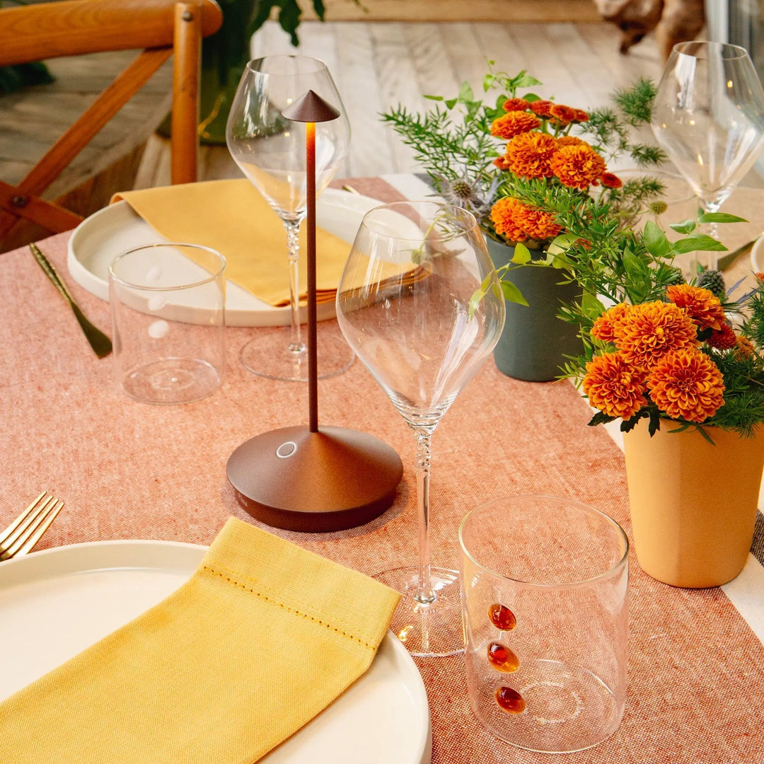 Przenośna lampa LED Lumora – Ściemniana, odporna na warunki atmosferyczne i stylowa | Karnz
