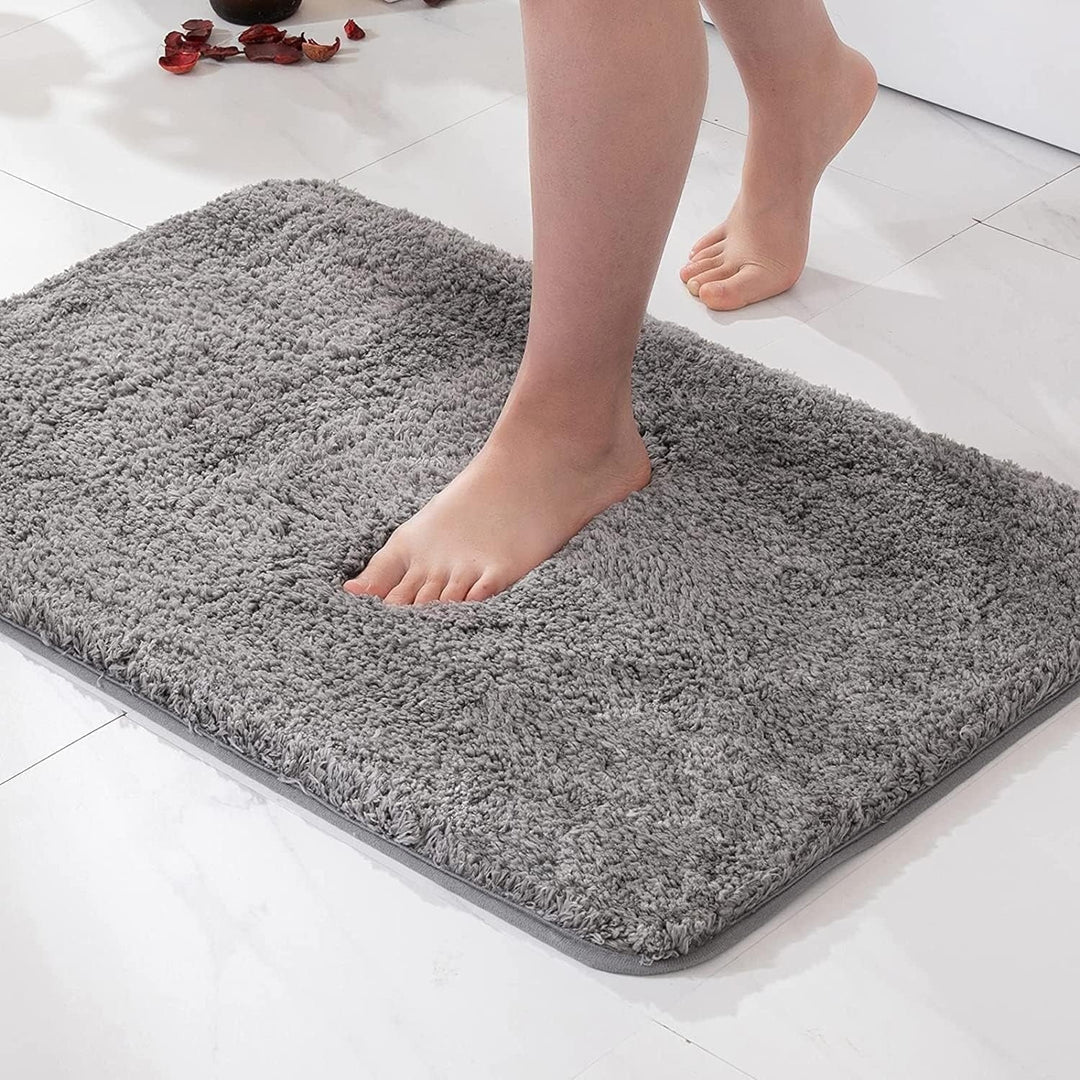 Karnz | Antypoślizgowa Mata Łazienkowa Szybkoschnąca Mikrofibra 50 x 80 cm Luksus Komfort Bezpieczeństwo