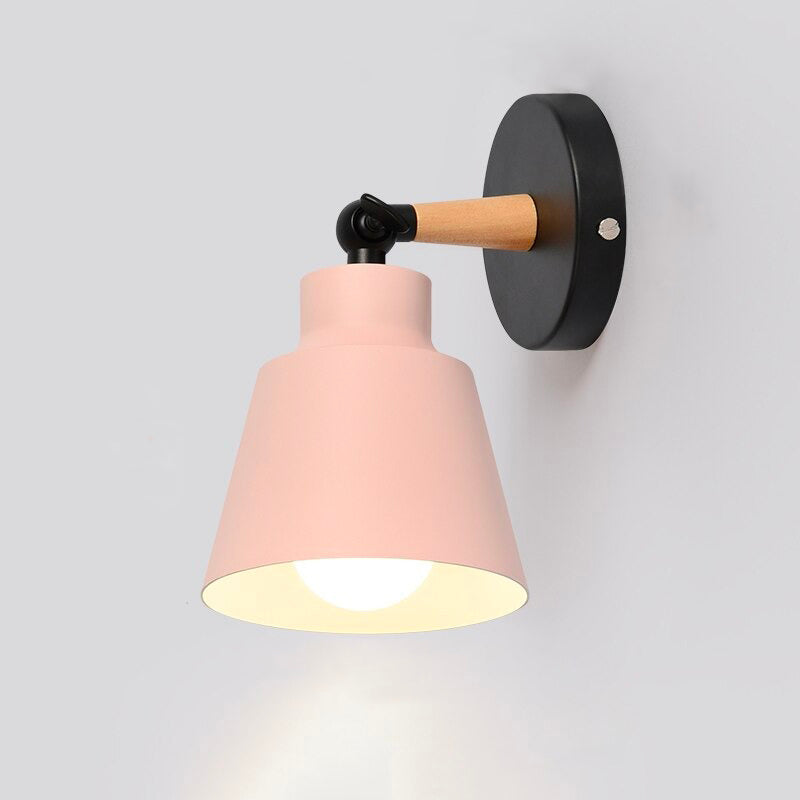 Skandynawska metalowa lampa nocna na ścianę z dotykowym sterowaniem | Karnz