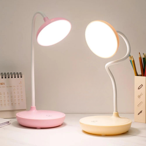Lampka biurkowa z funkcją ładowania USB