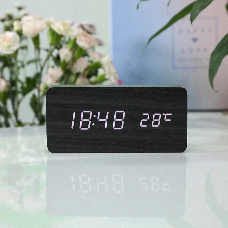 Minimalistyczny zegar LED | Drewno