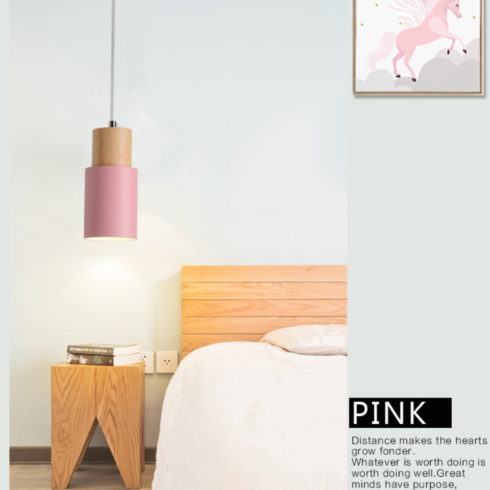 Lampa wisząca z designerską podstawą z nordyckiego drewna